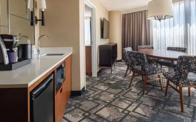 2 Rooms Corner Quadruple Suite