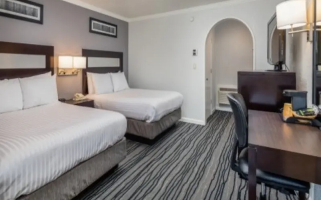 Standard Quadruple Bedroom