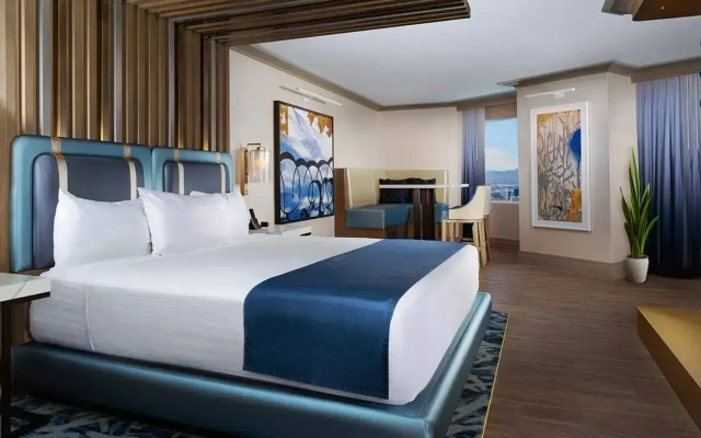 Boulevard Elevated Suite