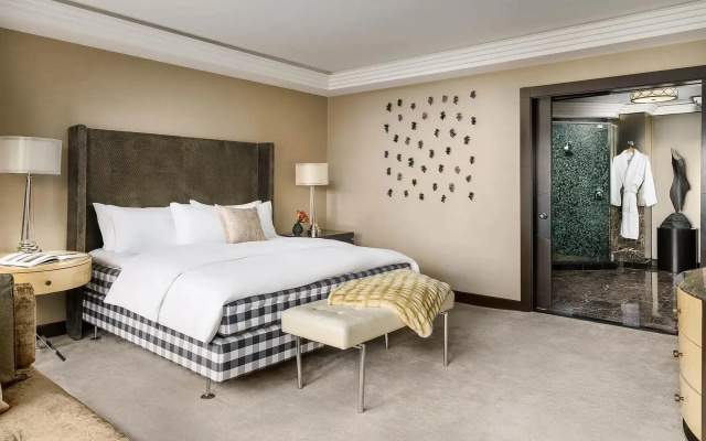 Champagne Suite