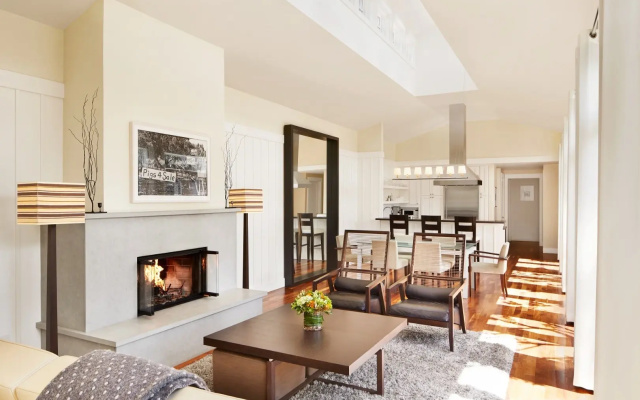 2 Bedrooms Quadruple Courtyard Home