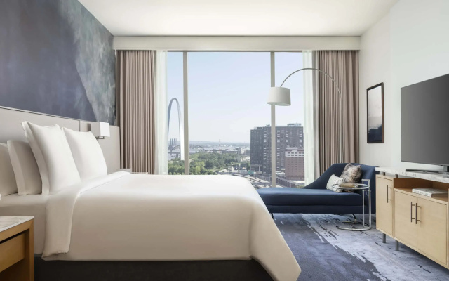 1 Bedroom Arch Double Suite