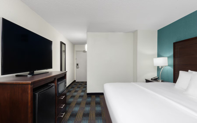 Mobility/Hearing Accessible Double room