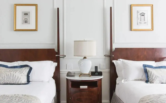 Quadruple Club room
