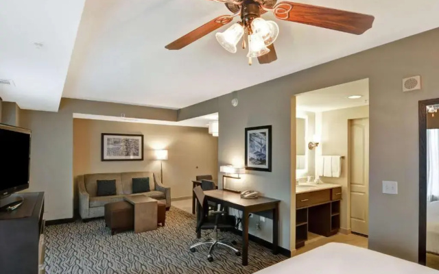 Premium Twin Accessible Suite