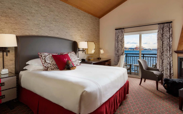 Over-Water Double room with balcony
