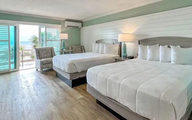 Gulf Front Efficiency room with balcony