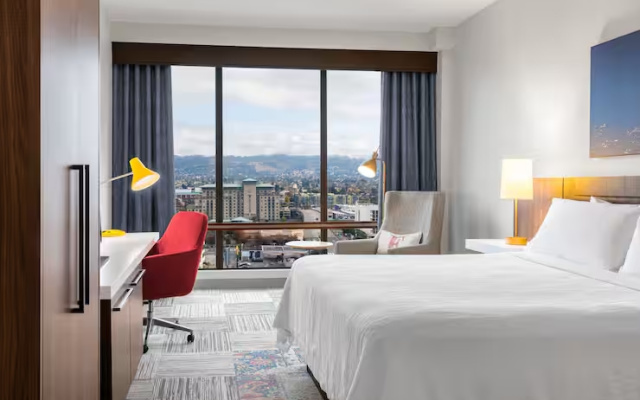 High Floor Double room with mountain view