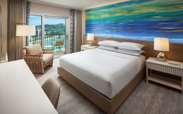 Diamond Head room oceanfront