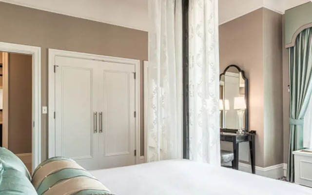 2 Bedrooms Napoleon Suite