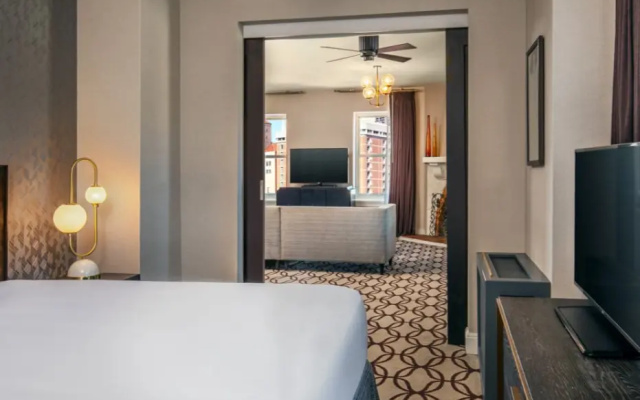 Samuel Double Suite