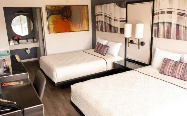 Standard Mobility Accessible Quadruple room