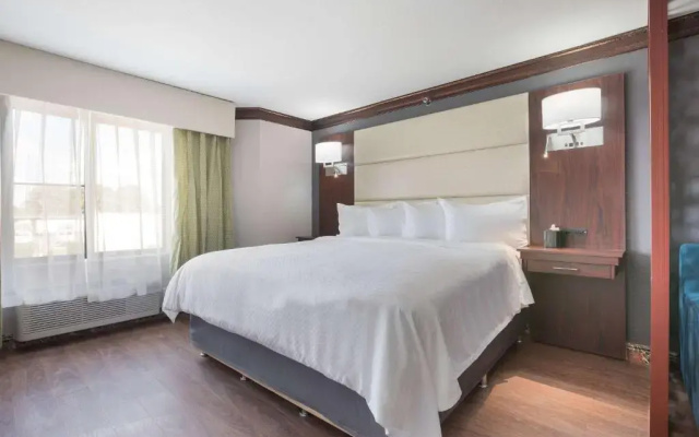 1 room Corner Double Suite