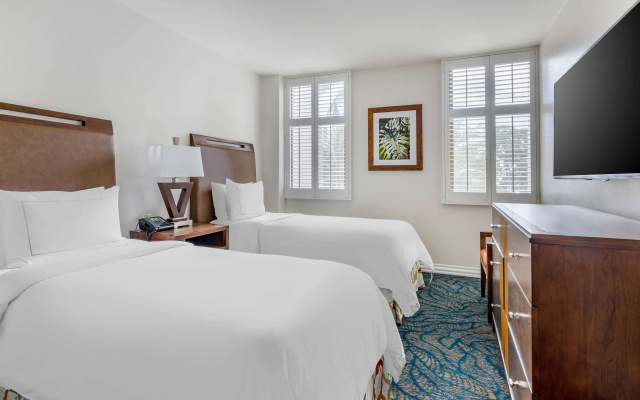2 Bedrooms Hearing Accessible Quadruple Lagoon Suite oceanfront