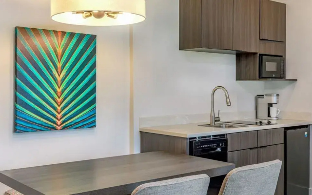 1 Bedroom Terrace Grove Condo