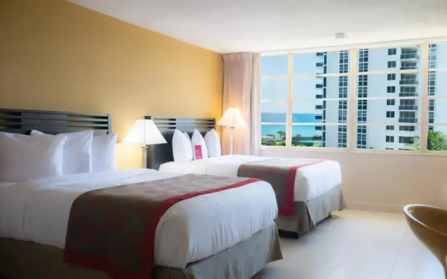 Double room with partial view