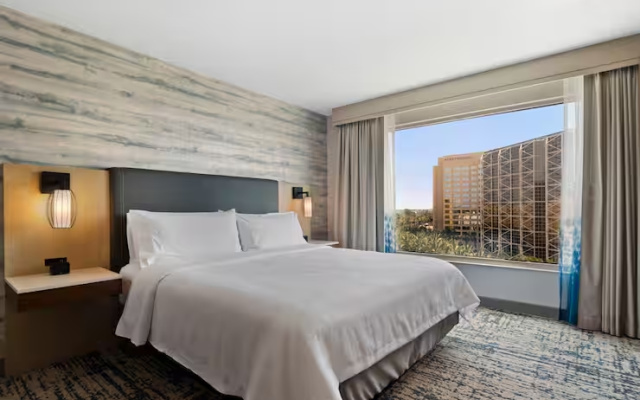 1 Bdrm Accessible Quadruple Suite
