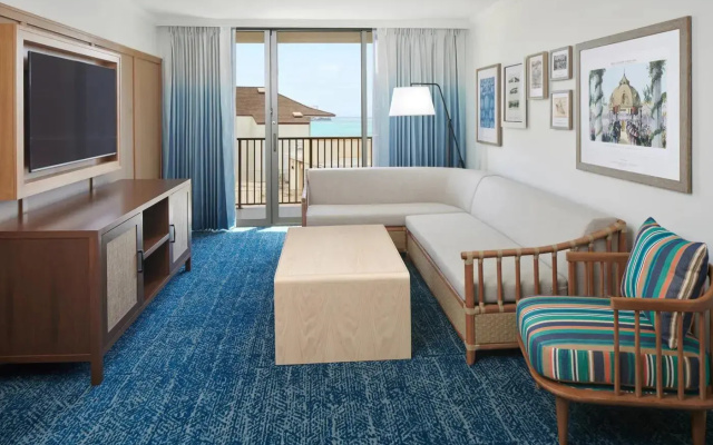 Accessible Double Club Suite with ocean view
