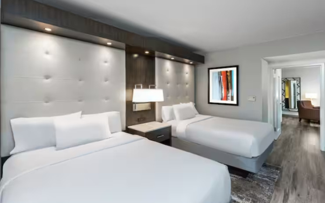 2-room Accessible Suite