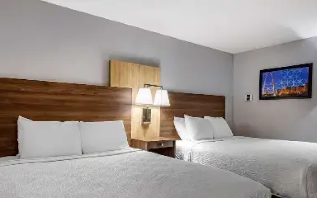 Twin Separate Living Area | Suite