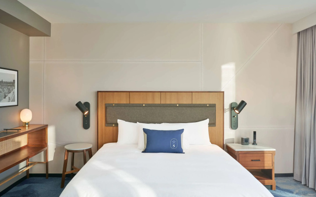 Accessible room with city view