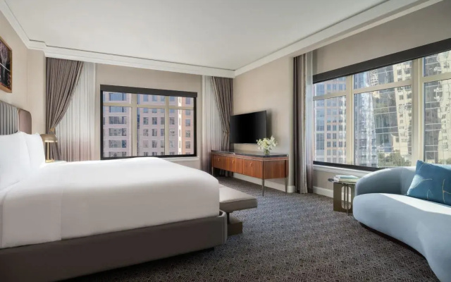 1 Bedroom Luxury Club Lounge Access Double Suite with city view