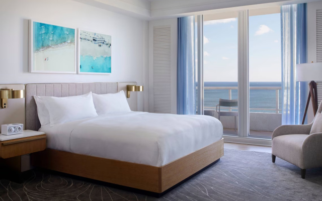2 Bedrooms Residential Suite oceanfront