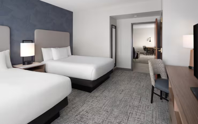 2 rooms Premium Corner Suite
