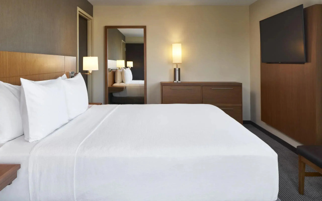 Specialty Double Suite