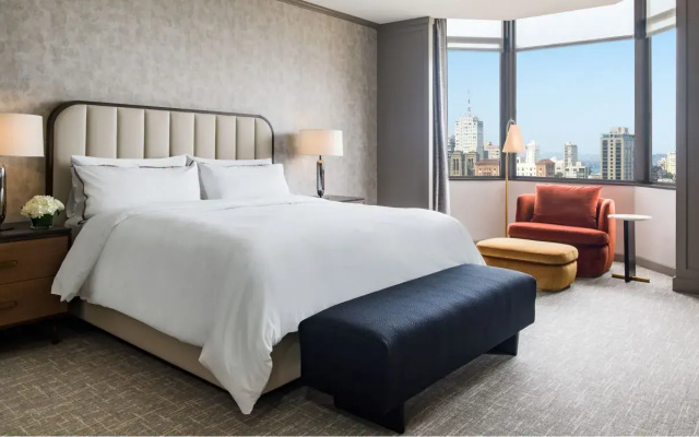 2 Bedrooms Suite Golden Gate view