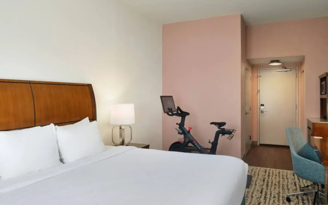 Peloton bike Double room