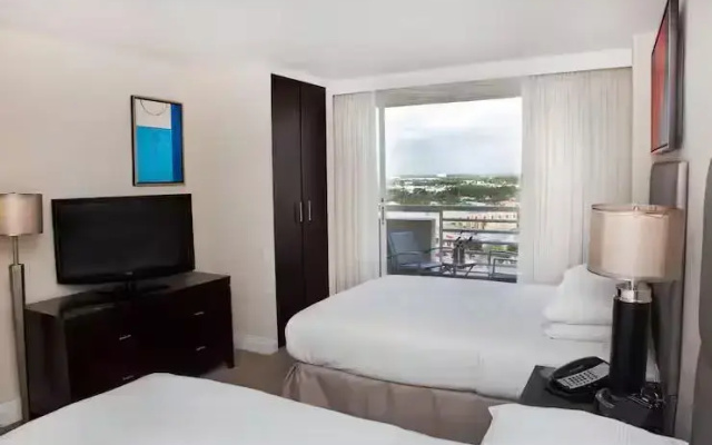 Twin Suite with balcony and with pool view