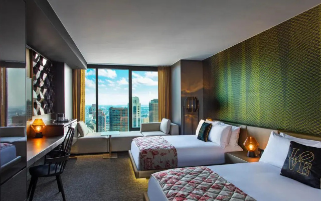 Spectacular Twin room with skyline view