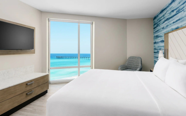 1 Bedroom High Floor Double Suite with balcony and with gulf view