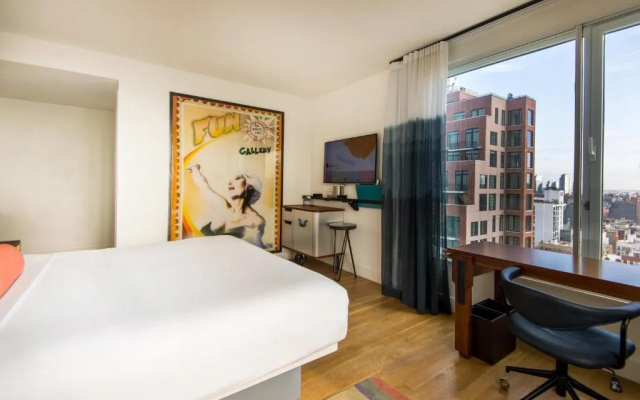Standard room with city view