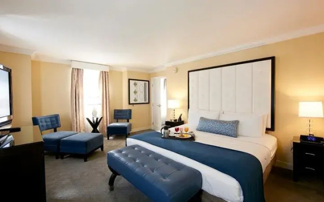 Specialty Double Suite