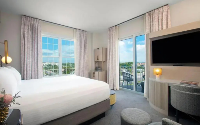 Deluxe Double Junior Suite with balcony