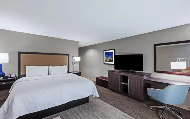 Mobility/Hearing Accessible with Tub Double room non smoking