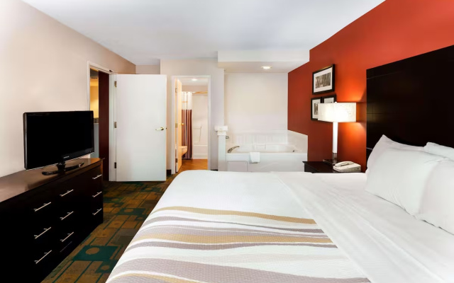 Deluxe Double Suite