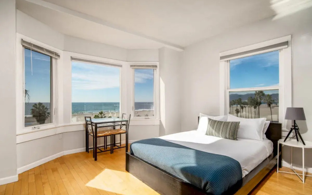 Standard Double room oceanfront