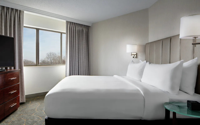 2 Rooms Mobility Accessible Double Suite