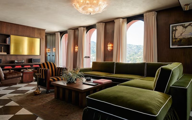 Double The Gable Lombard Penthouse