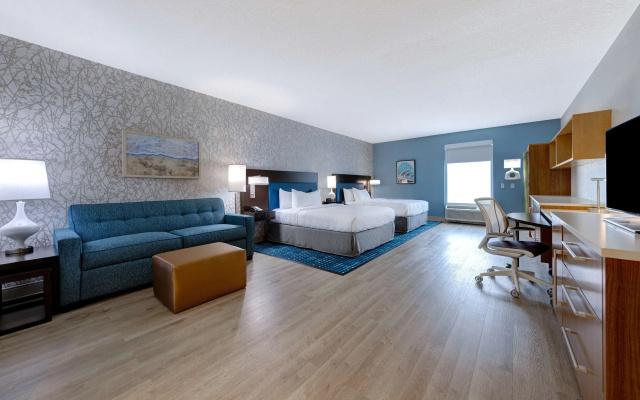 Mobility/Hearing Accessible Double Suite