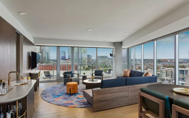 1 Bedroom W Double Suite with balcony and City View