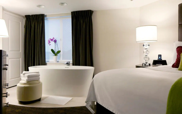 Accessible Double Suite