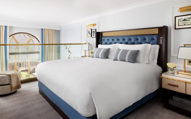 Executive Double Club Bi-Level Suite