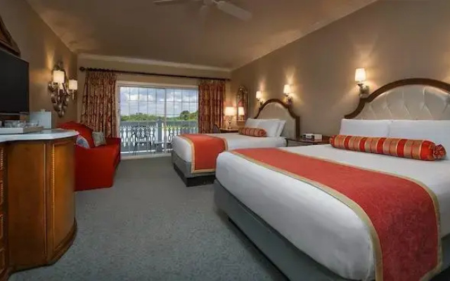 Quadruple room with water view