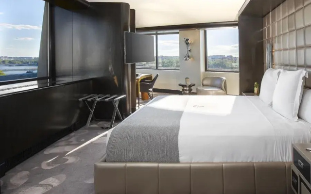 Diplomat Double Suite