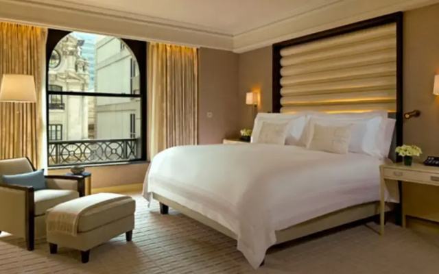 The Peninsula Suite