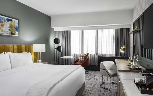 Standard Double room with Chicago Skyline view